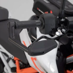 Protector Maneta Con Deflector Ducati Aprilia KTM Yamaha -Accesorios De Moto Ventas lvg0488211000b 3 paramanos