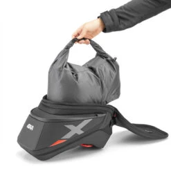 Bolsa Givi Sobredeposito Tanklock XL05 Para BF25-BF26-BF74 6 Bolsa Givi Sobredeposito Tanklock XL05 Para BF25-BF26-BF74 -Accesorios De Moto Ventas xl05 3 05